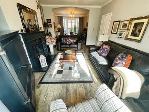 Lounge- click for photo gallery